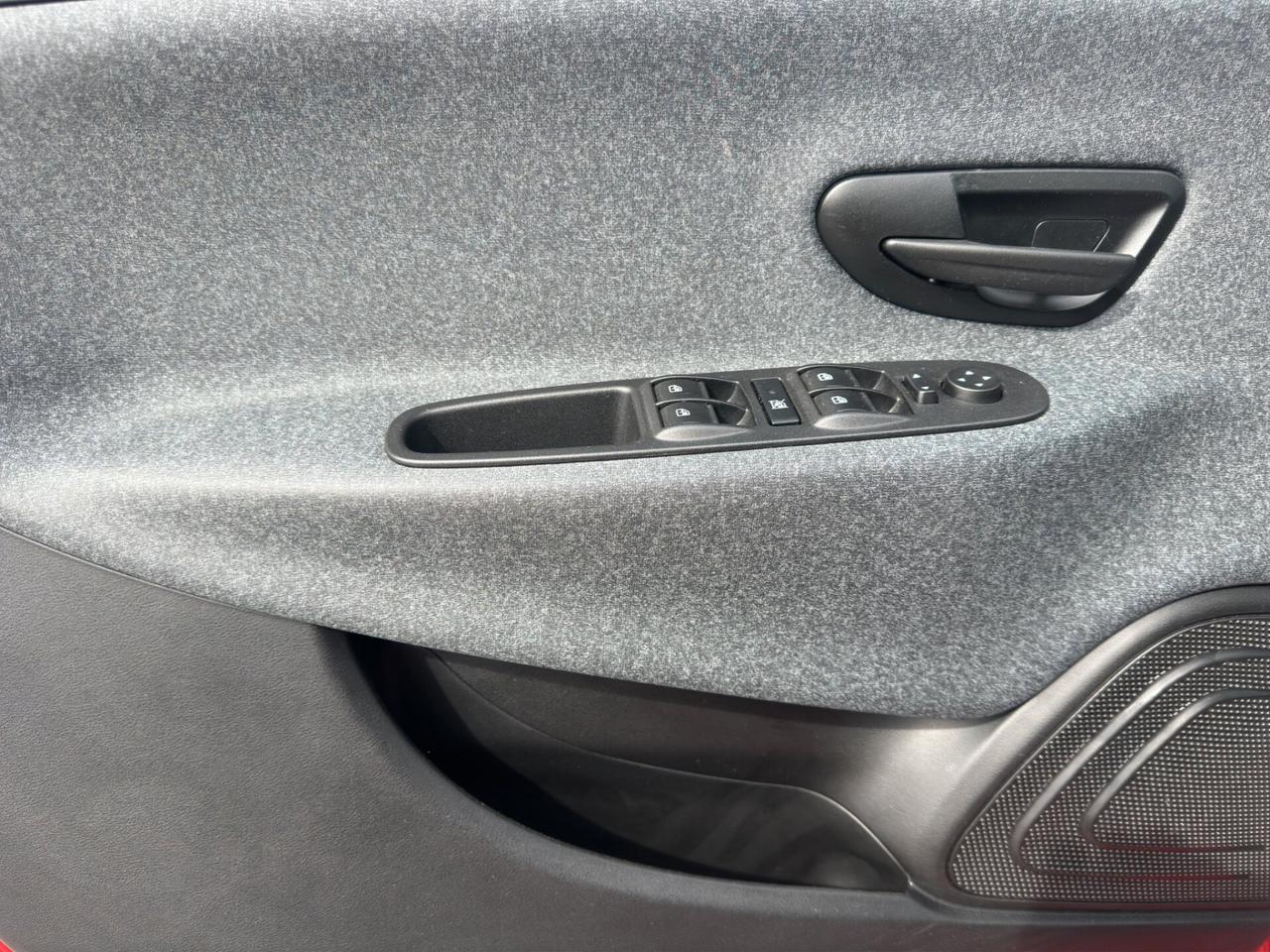 Lancia Ypsilon 1.0 FireFly 5 porte S&S Hybrid Ecochic Silver