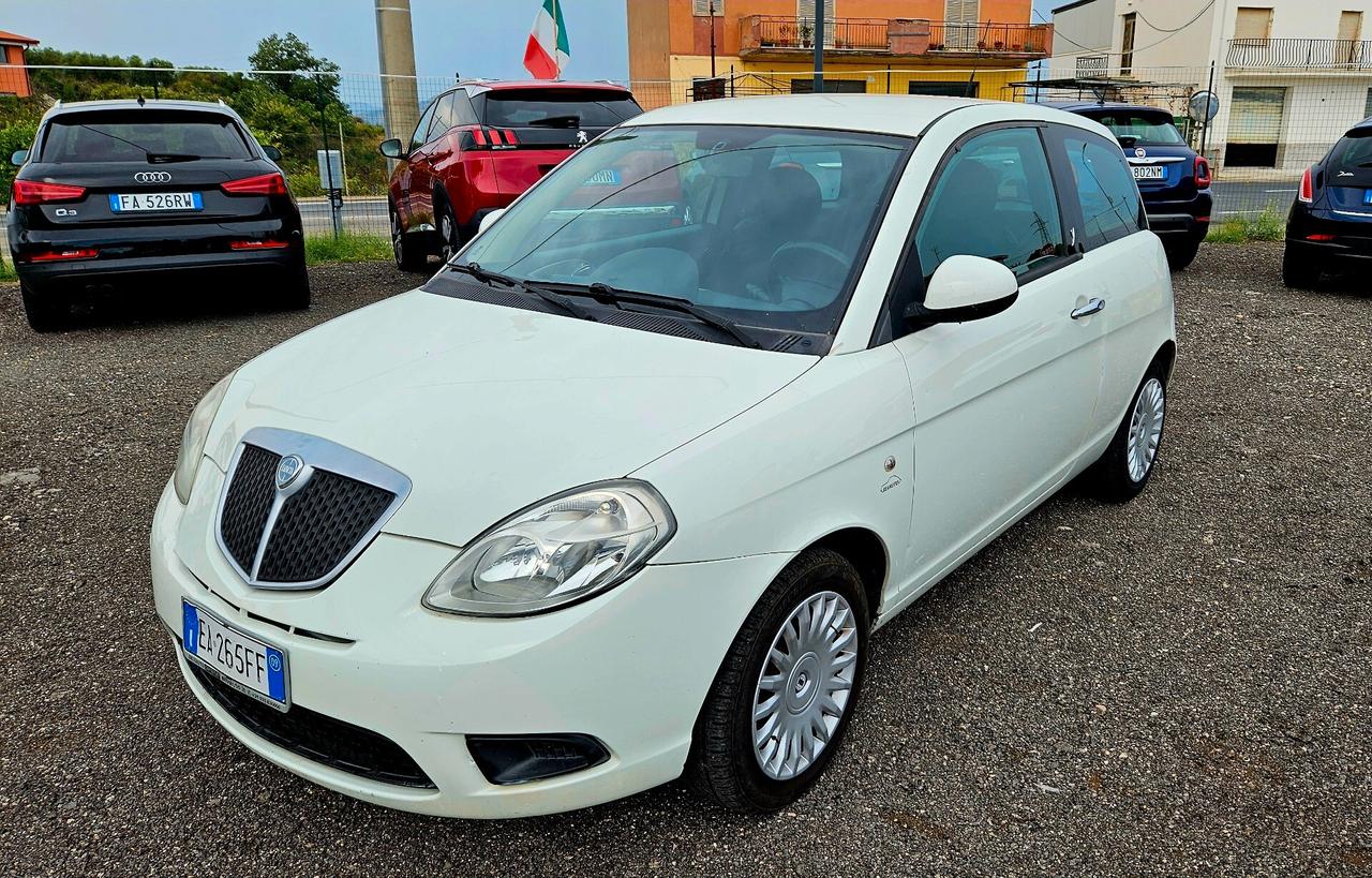 Lancia Ypsilon 1.2 Argento