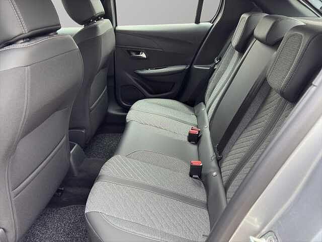 Peugeot 208 Hybrid 100 e-DCS6 Style