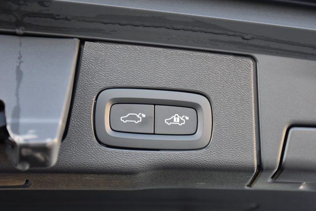 VOLVO XC60 B4 (d) AWD Geartronic Momentum Pro