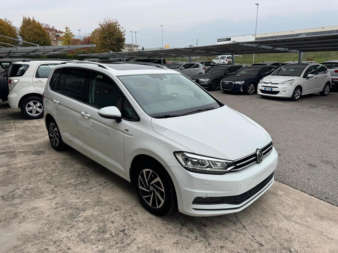 Volkswagen Touran 1.6 TDI 115 CV SCR DSG 7 Posti