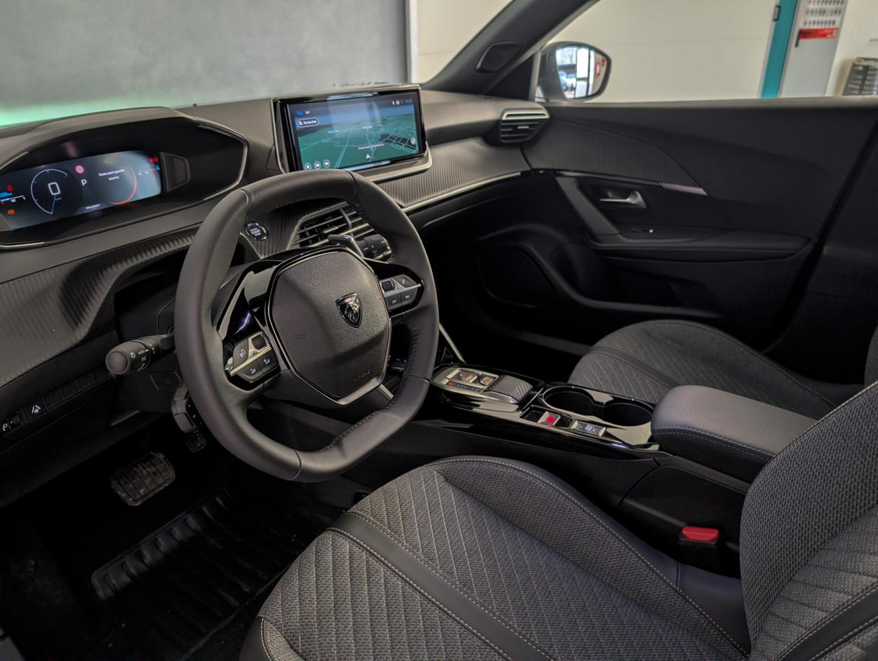 Peugeot 2008 1.2 Hybrid 145cv e-dcs6 Allure