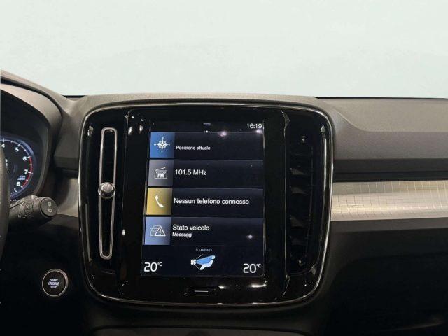 VOLVO XC40 T2 MOMENTUM CORE AUTOMATICA