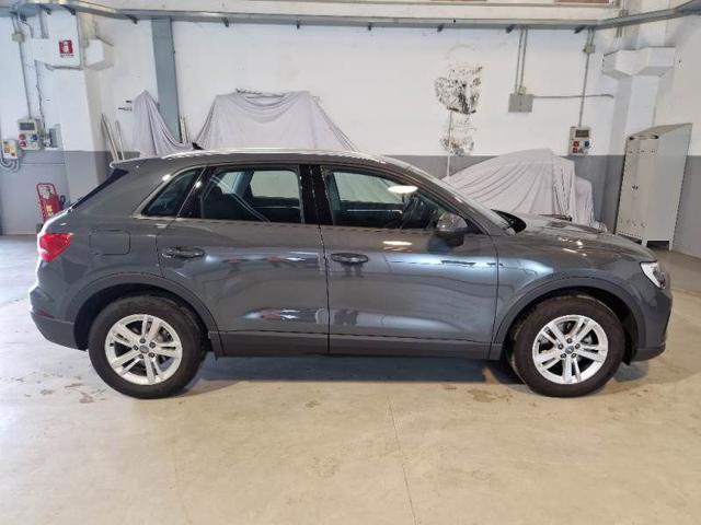 AUDI Q3 35 TDI S tronic Business Plus