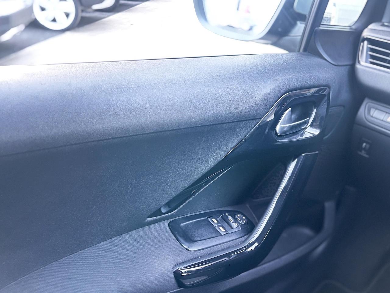 Peugeot 208 1.6 Diesel 75CV E6 Neo - 2016