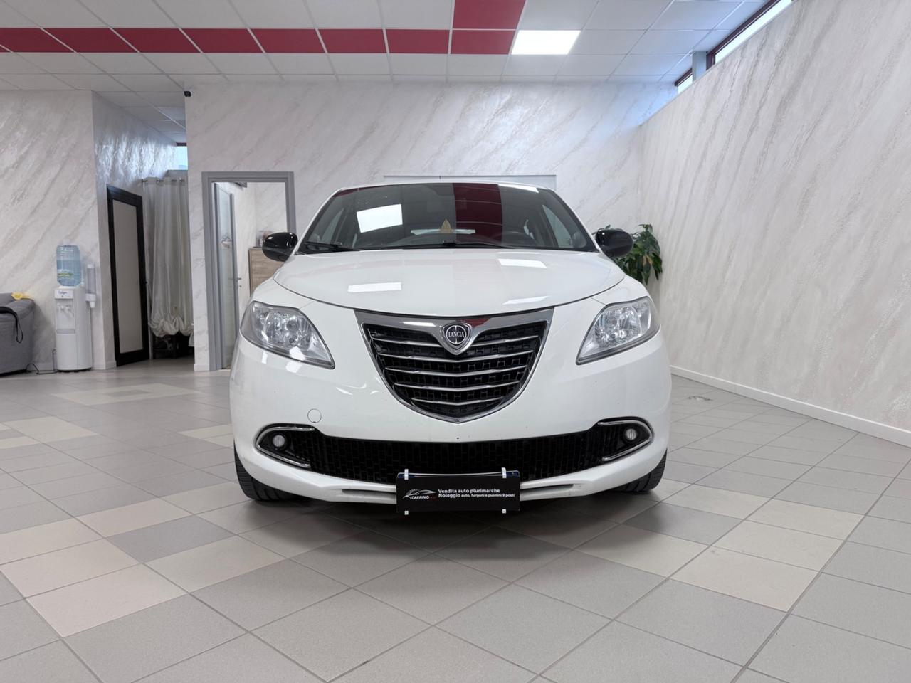 Lancia Ypsilon 1.2 69 CV 5P. Platinum