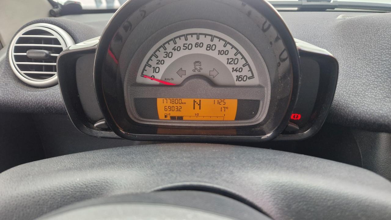 Smart ForTwo 1000 52 kW MHD coupé Genius s.ed.