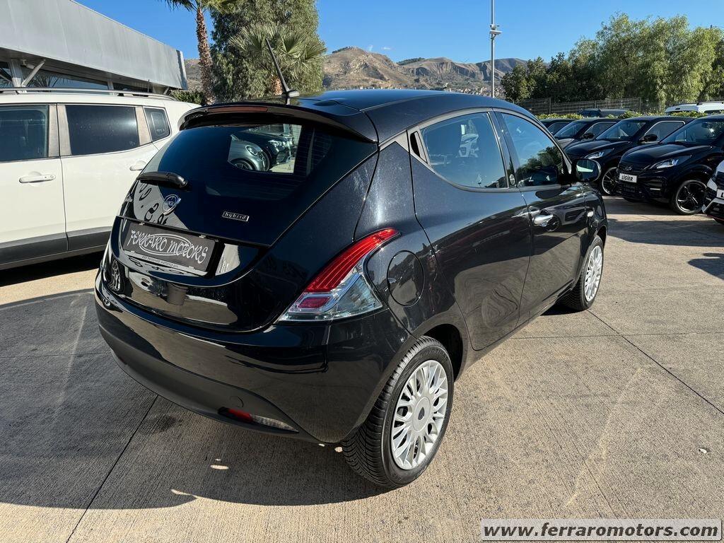 Lancia Ypsilon silver SOLO 51000KM A SOLI 125 EURO AL MESE