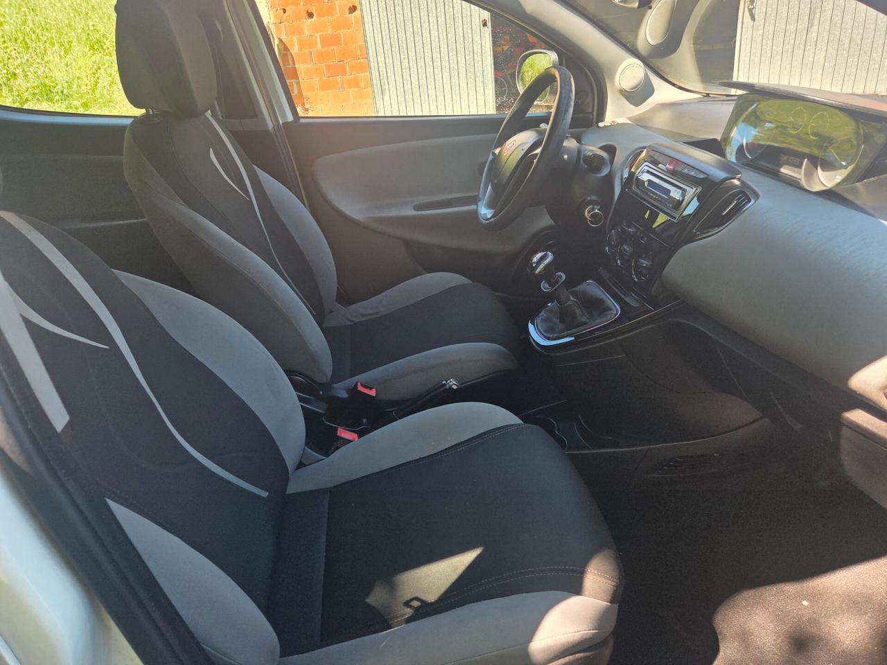 Lancia Ypsilon 1.2 69 CV 5 porte GPL Ecochic Platinum