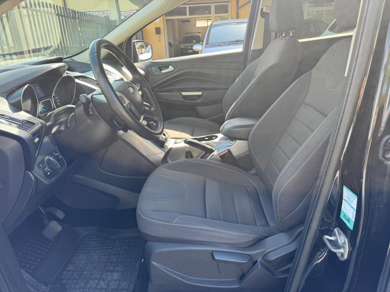 Ford Kuga 2.0 TDCI 163 CV 4WD Powershift Titanium