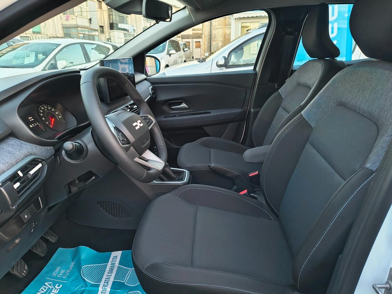 NUOVA DACIA SANDERO DA IMMATRICOLARE 17.300 EURO