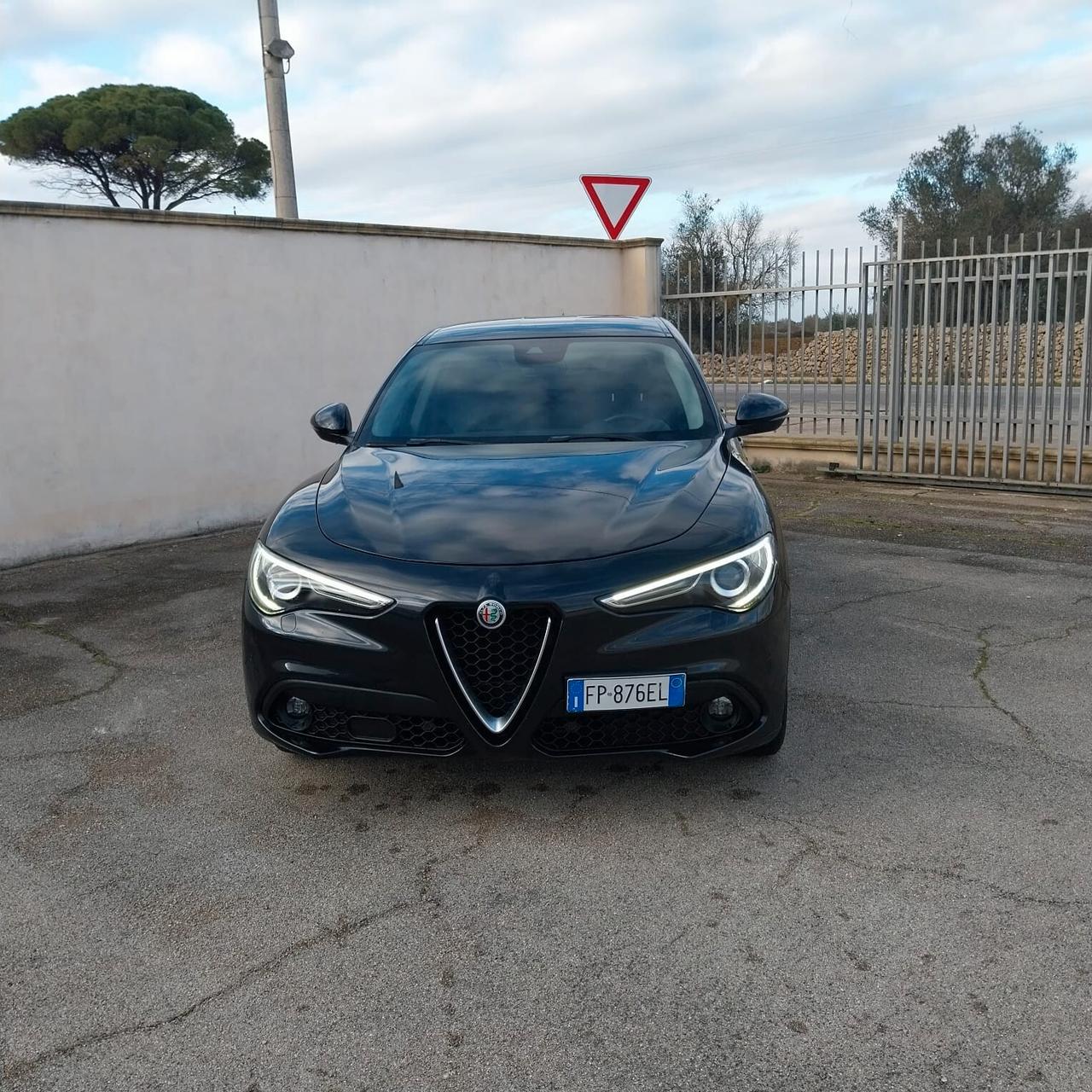 Alfa Romeo Stelvio 2.2 Turbodiesel 180 CV AT8 RWD Executive