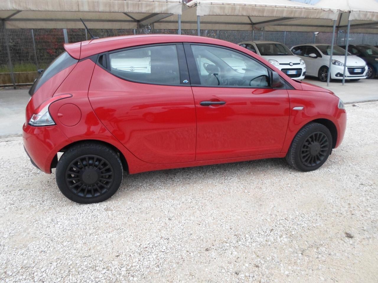 Lancia Ypsilon 1.2 69 CV 5 porte GPL Ecochic Monogram
