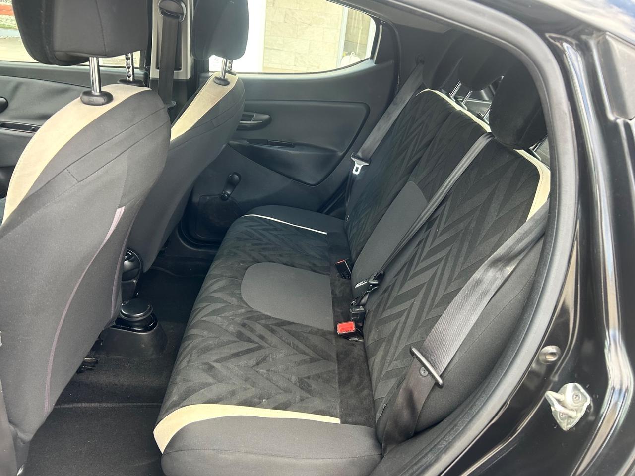 Lancia Ypsilon 1.2 69 CV 5 porte Platinum GPL