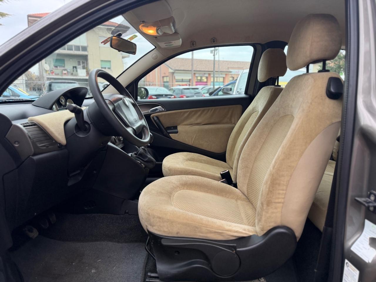 Lancia Ypsilon 1.2 16V Argento