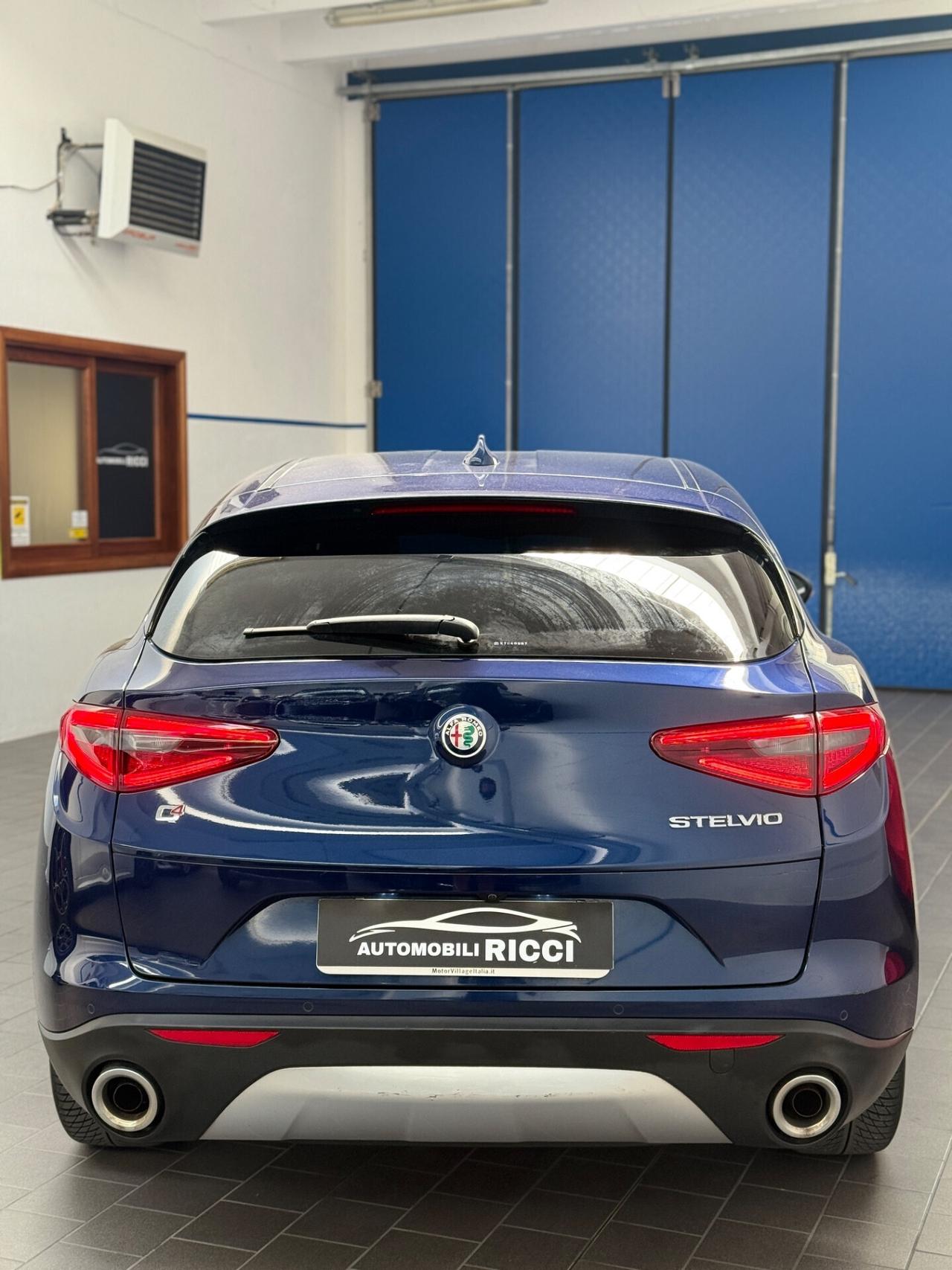 Alfa Romeo Stelvio 2.0 Turbo 280 CV AT8 Q4 Executive