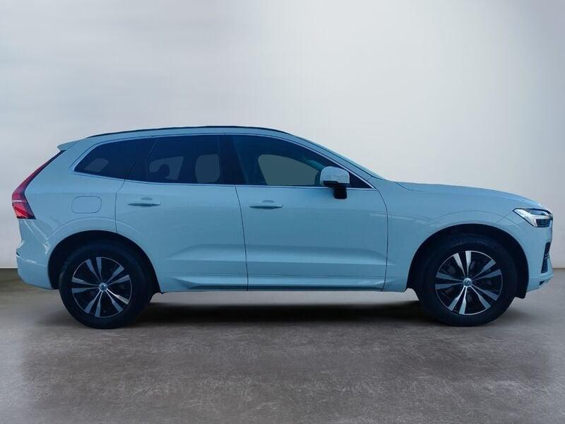 Volvo XC60 XC60 B4 (d) automatico Essential