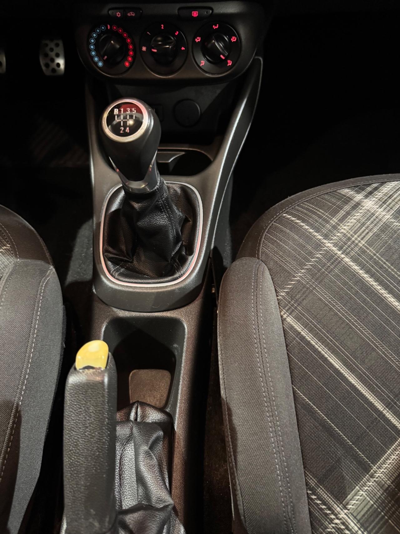 Opel Corsa 1.4 90CV GPL Tech 5 porte b-Color NEOPATENATI