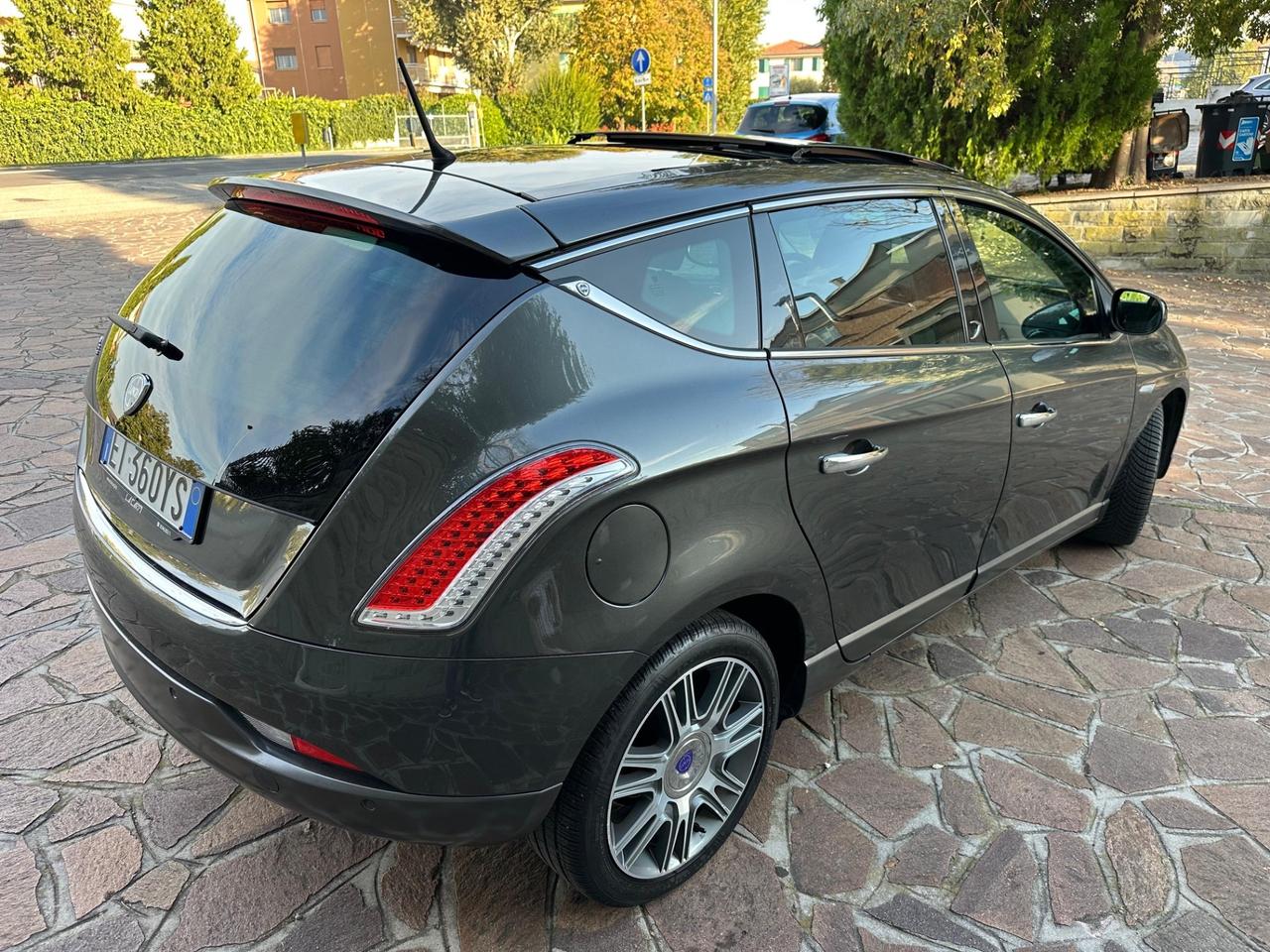 Lancia Delta 1.6 MJT DPF Silver tetto apr int pelle