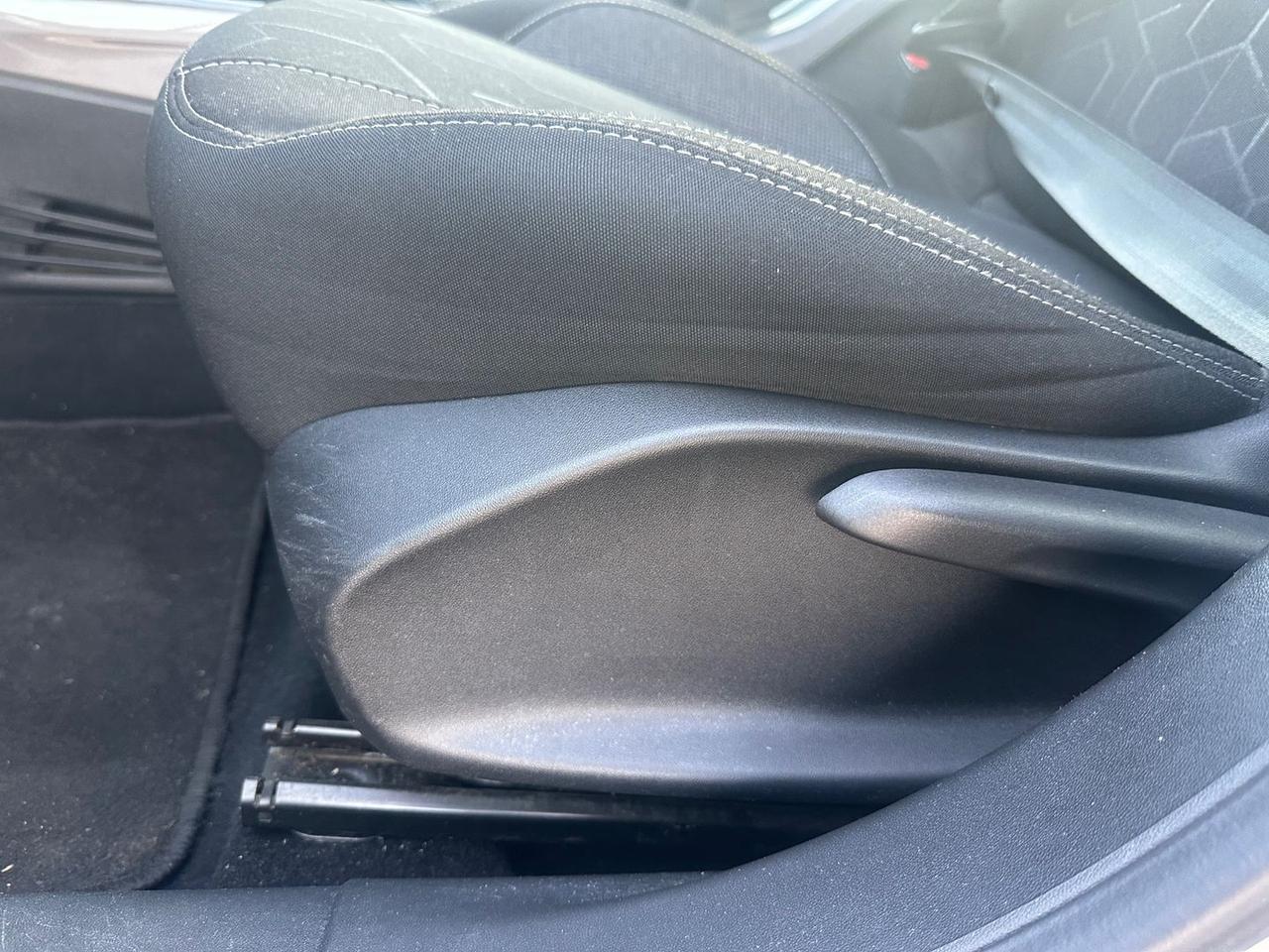 Peugeot 2008 Allure 1.2 PureTech 82 #7847