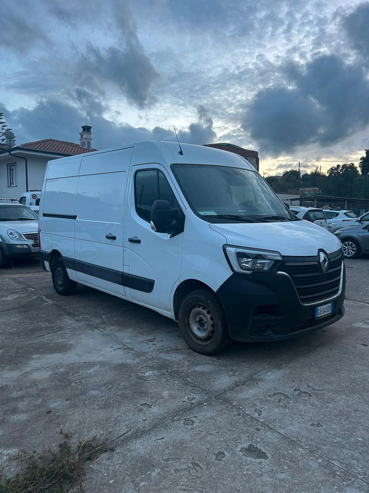 Renault Master T35 2.3 dCi 150 PM Cabinato