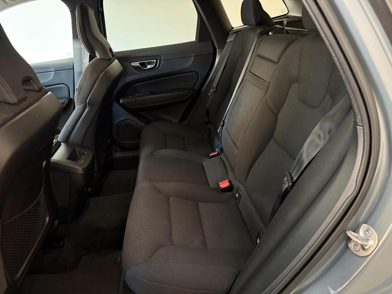Volvo XC 60 XC60 B4 (d) AWD automatico Momentum Pro