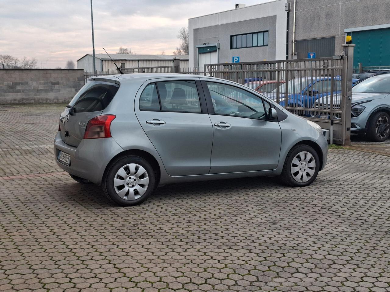 Toyota Yaris 1.3 5p. Sol *NEOPATENTATI*