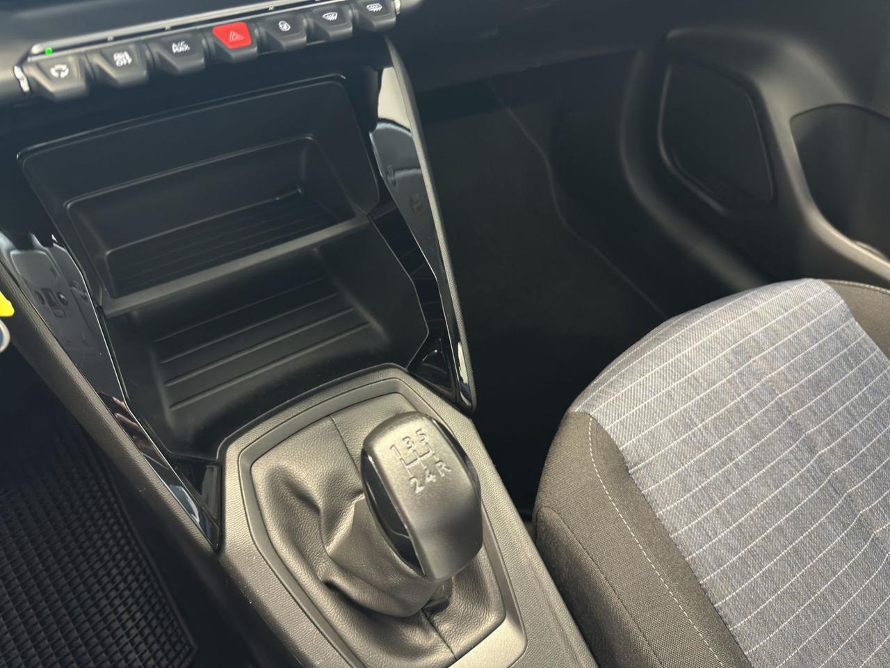 Peugeot 208 1.2 puretech Like s&s 75cv