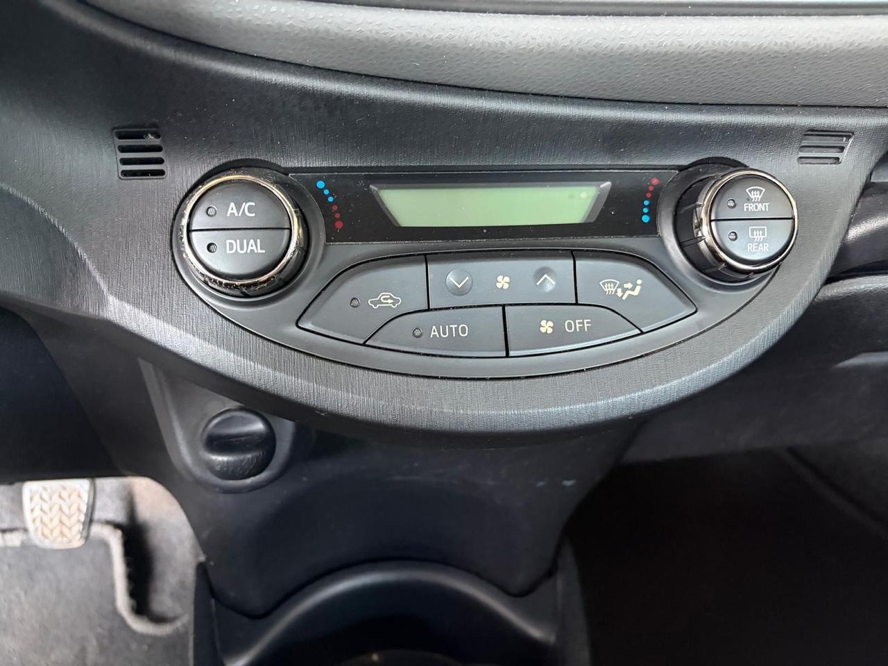 Toyota Yaris 1.3 5 porte Lounge