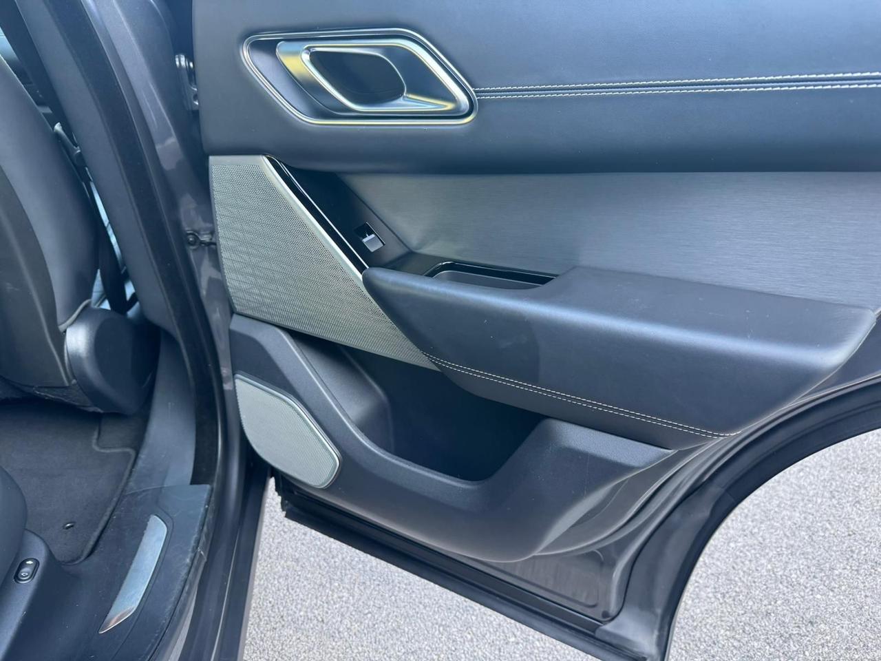 Land Rover Range Velar 3.0D V6 300 CV R-Dynamic HSE