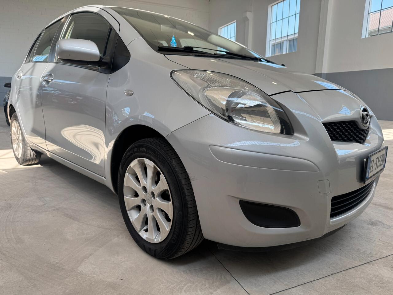 Daihatsu Charade 1.3 B You Five TOYOTA YARIS