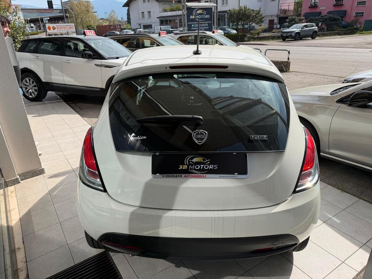 Lancia Ypsilon 1.0 FireFly 5 porte S&S Hybrid UnYca