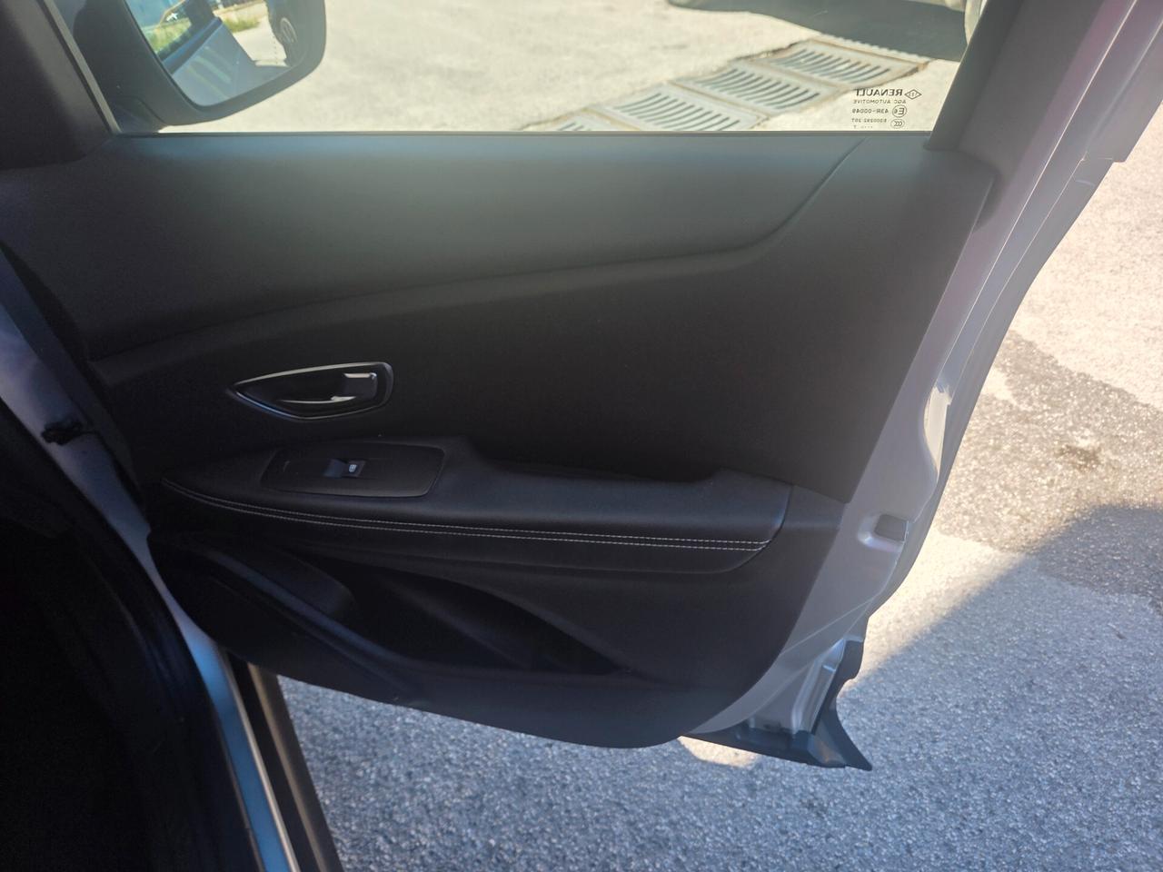 RENAULT SCENIC 1.5 110 CV ANNO 2018 KM140000 CERTIF