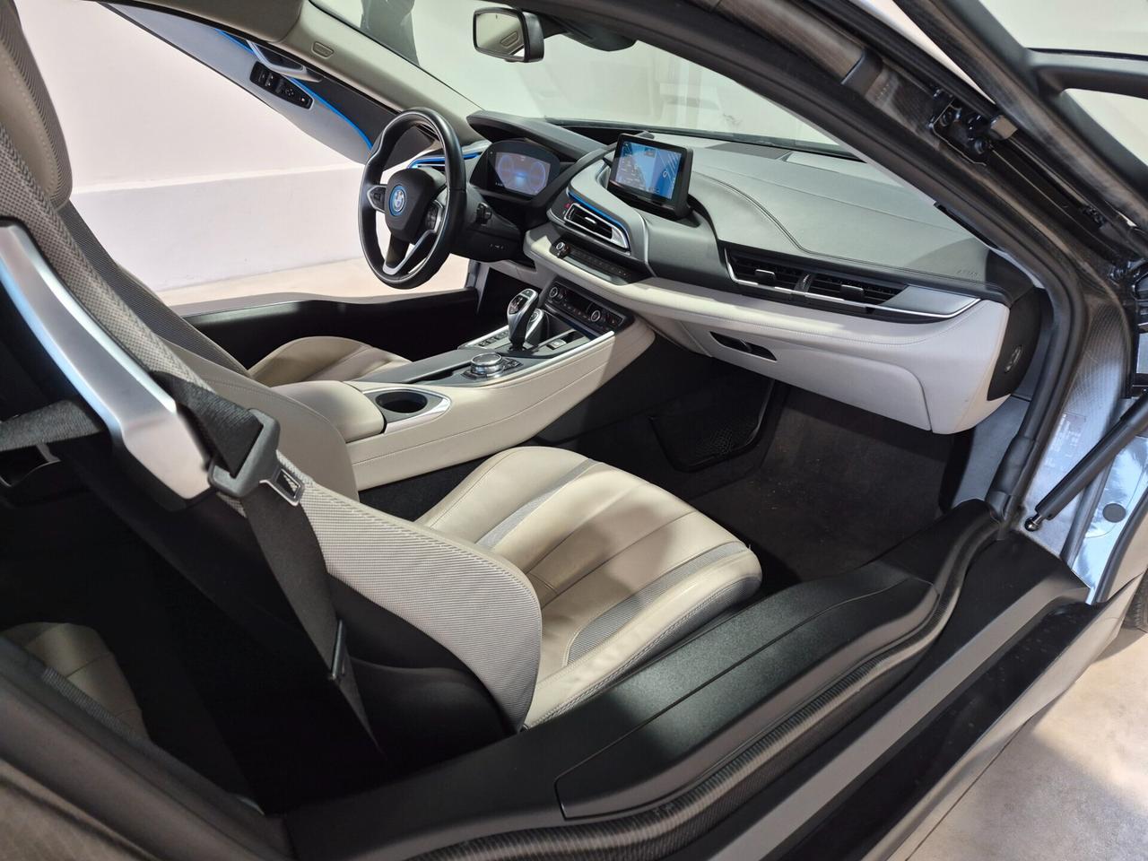 Bmw i8 COUPE' 1.5 eDRIVE STEPTRONIC FULL-LED NAVI C.20"