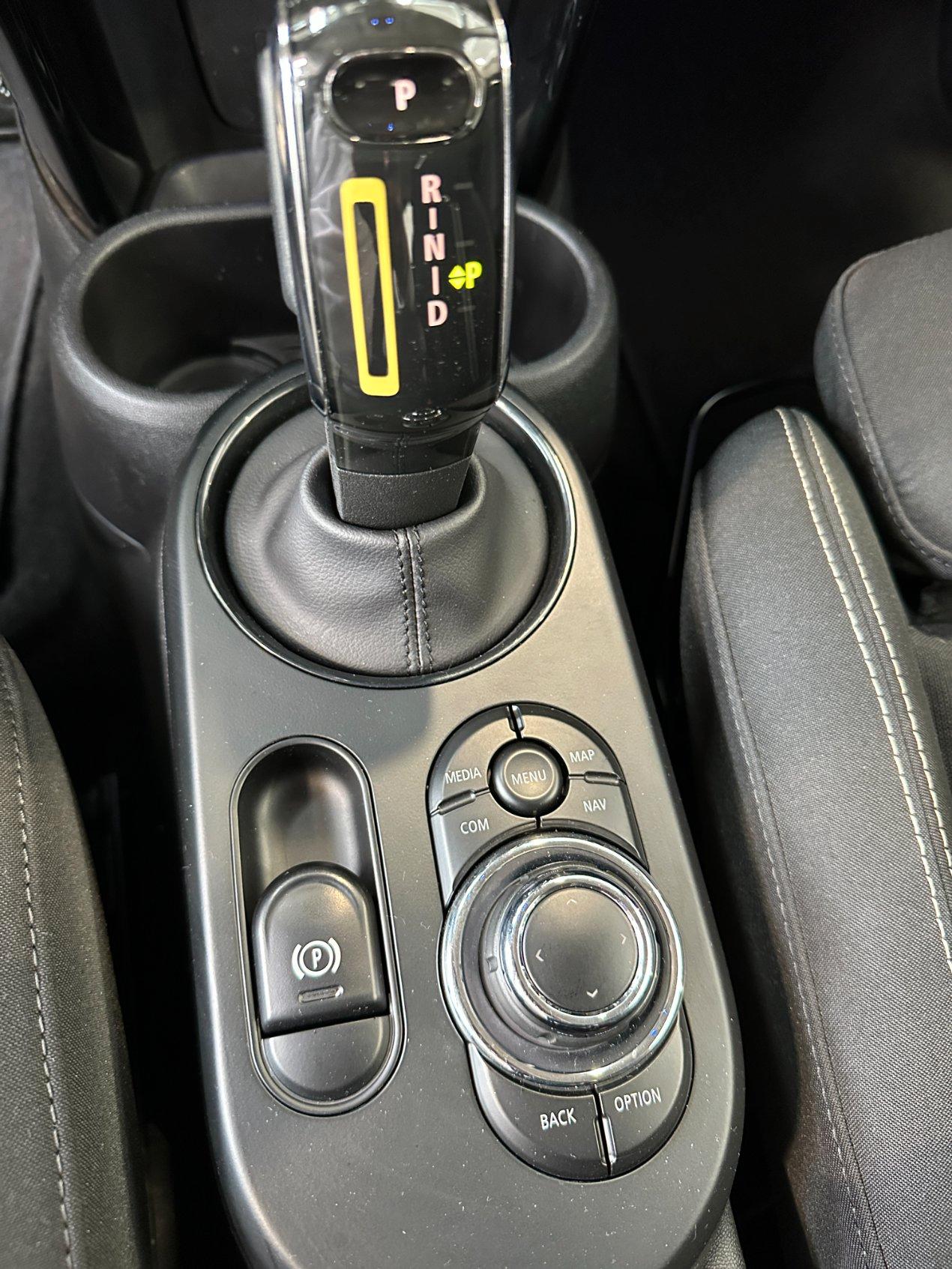 Mini 3 Porte Cooper SE Classic Full Electric-LED-17"-Keyless-ACC-Navi-Camera