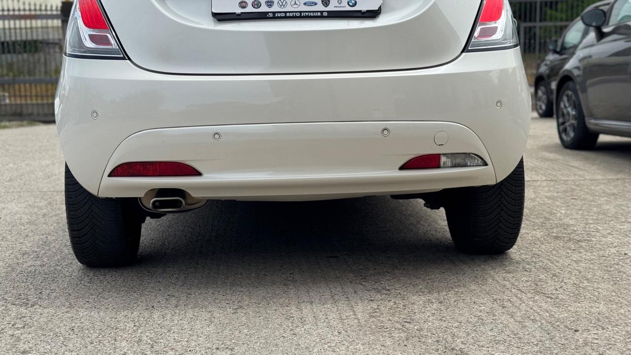 Lancia Ypsilon 1.3 MJT 16V 95 CV 5 porte S&S Gold Perla