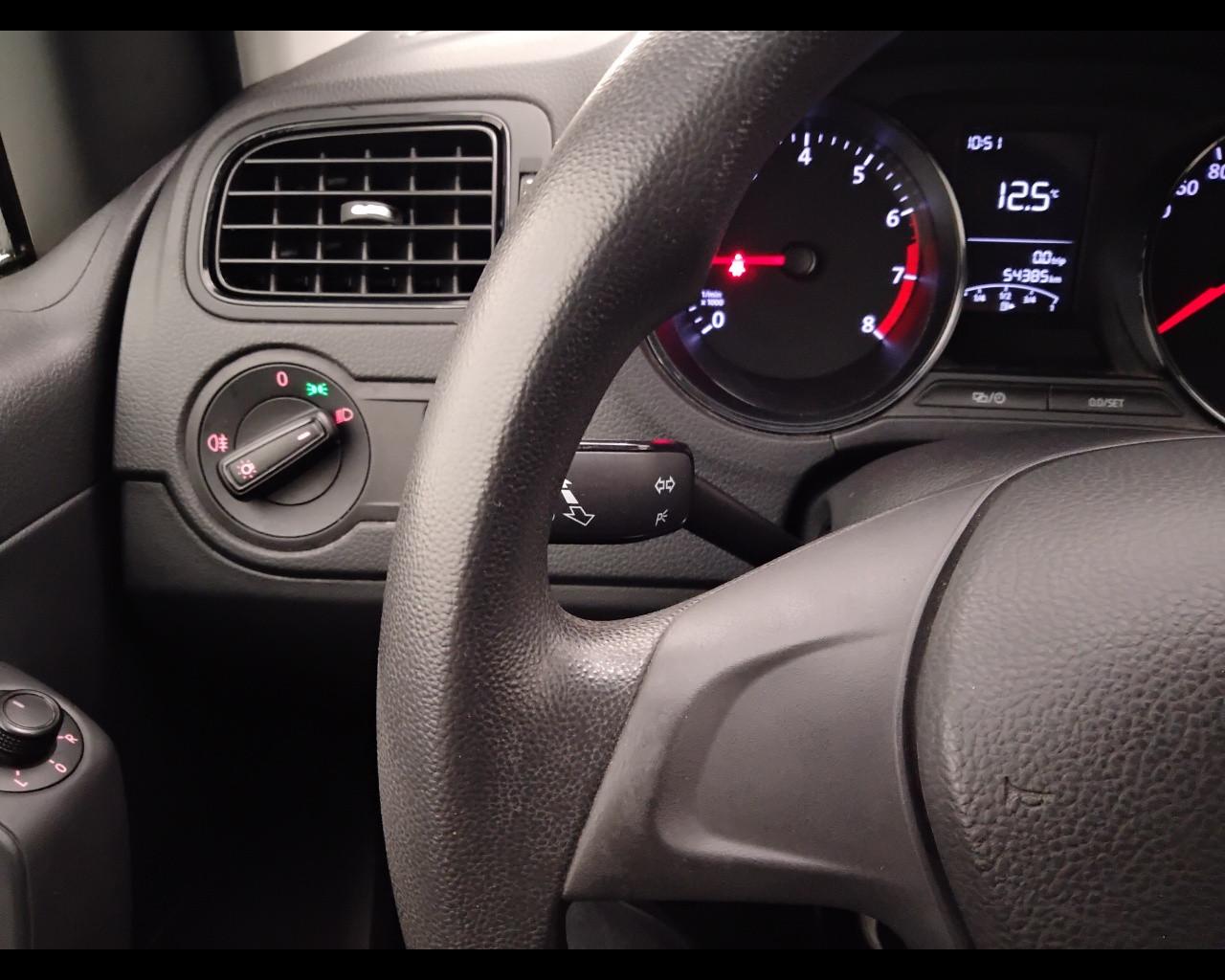 VOLKSWAGEN Polo V 2014 - Polo 5p 1.0 mpi Trendline 60cv