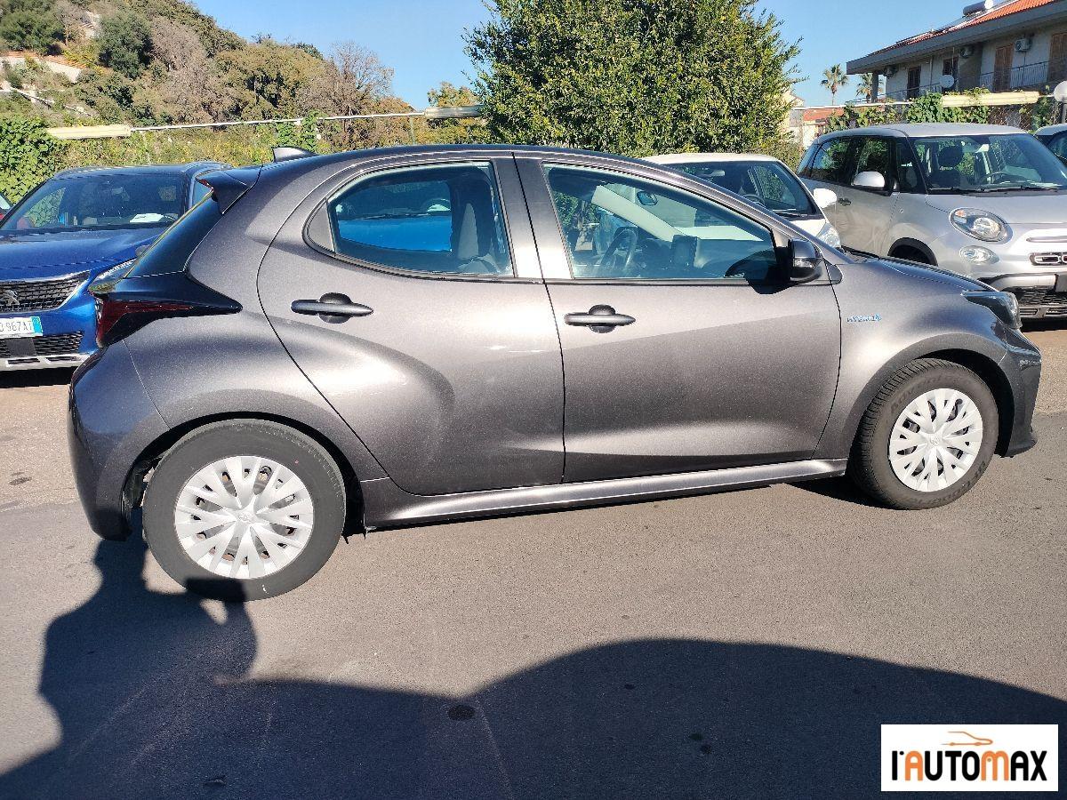 TOYOTA - Yaris 1.5h Business