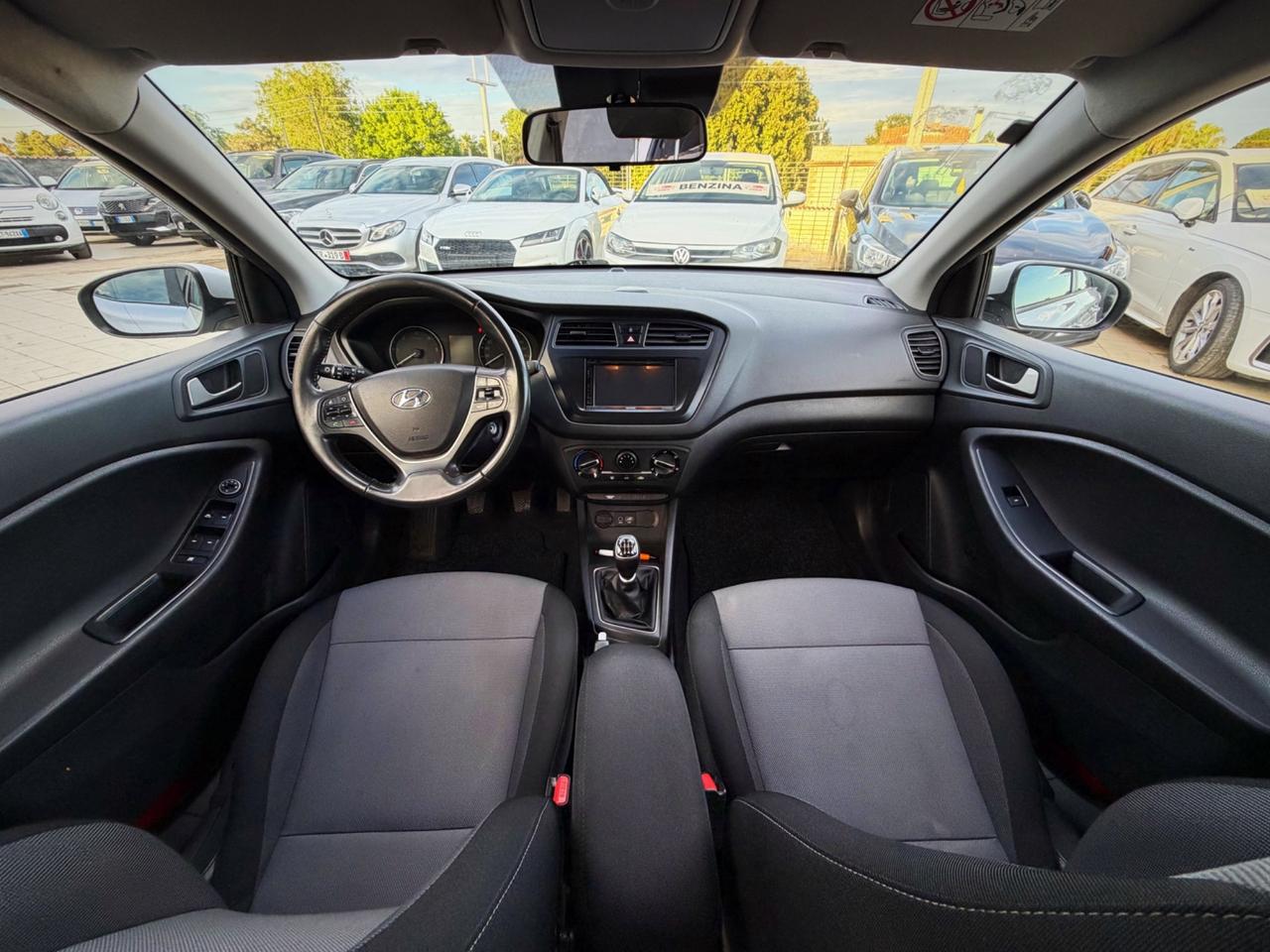 Hyundai i20 1.4 CRDi 5 porte Comfort Garanzia 12 Mesi