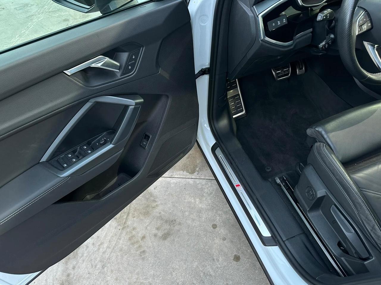 Audi Q3 SPB 40 TDI quattro S tronic line edition - Tetto apribile