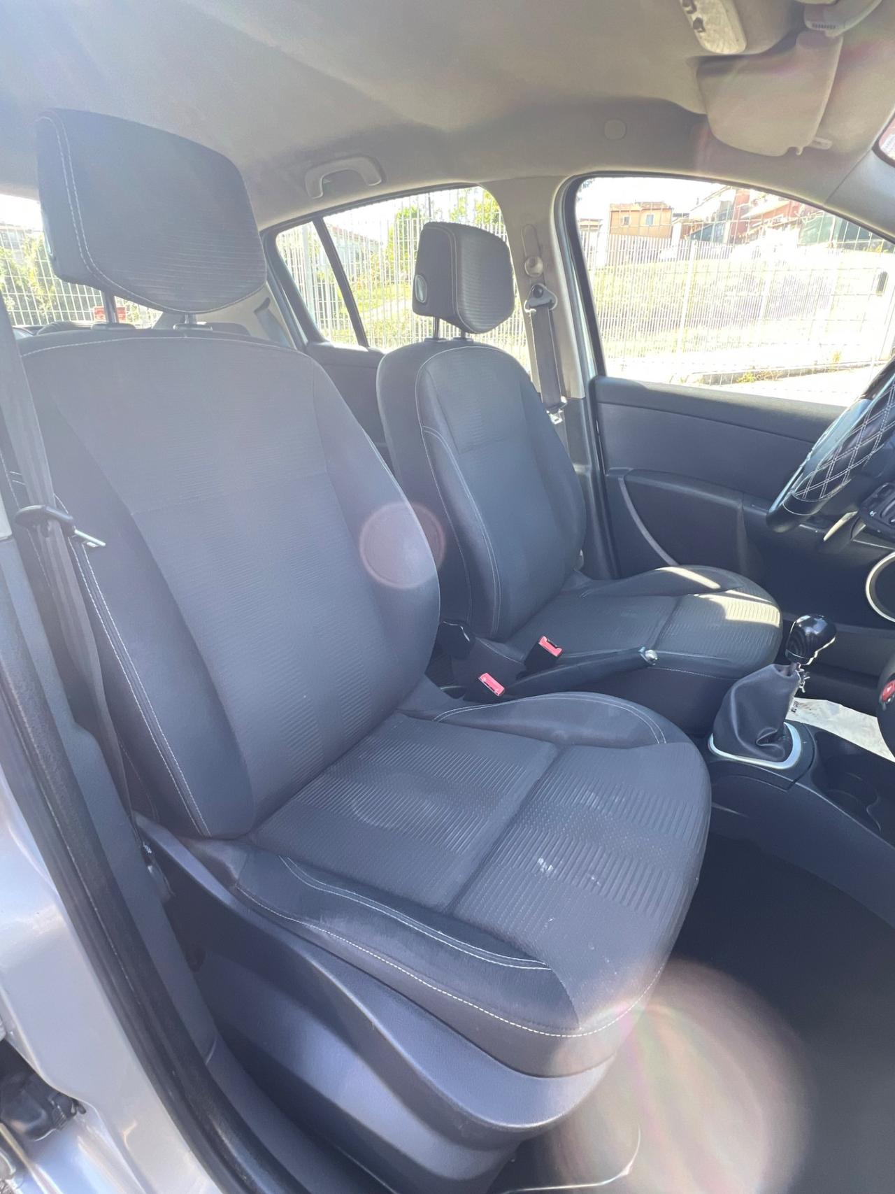 Renault Clio 1.2 16V 5 porte Luxe