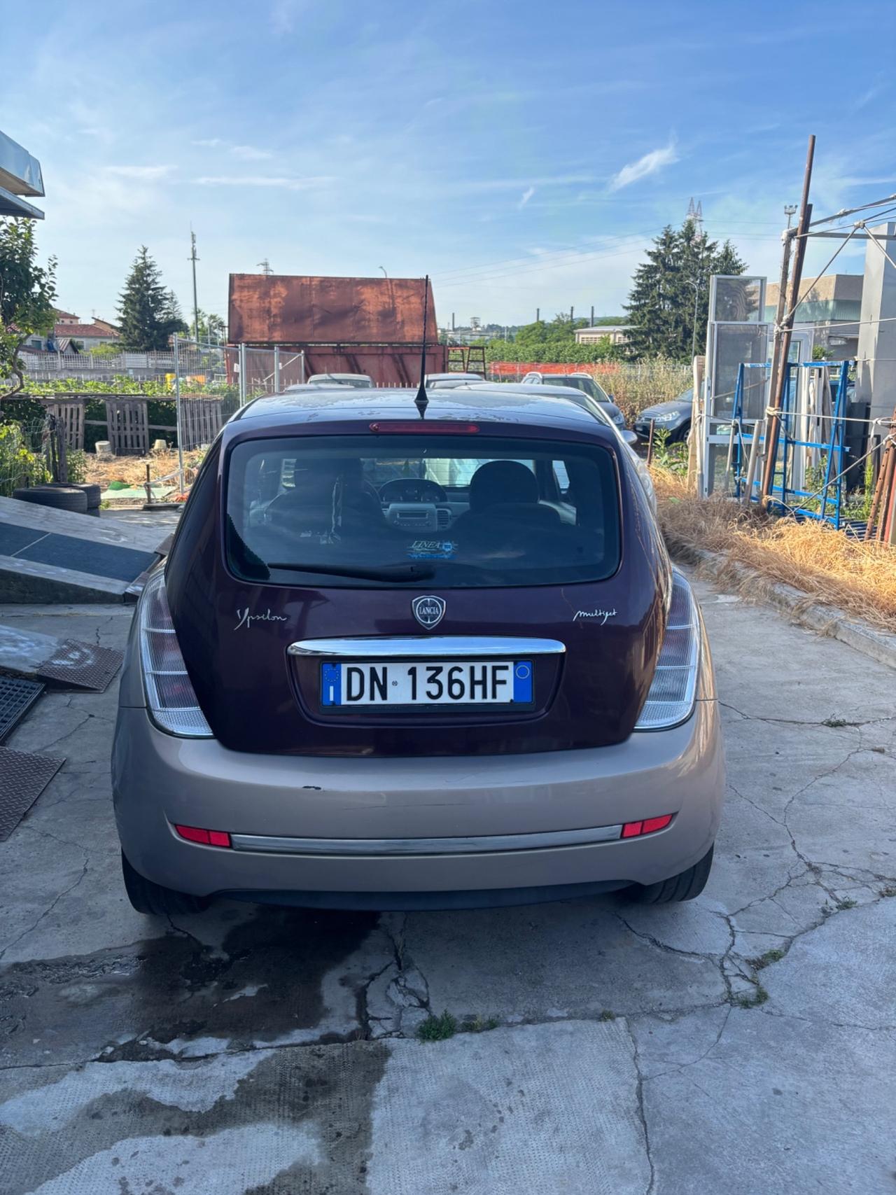 Lancia Ypsilon 1.3 MJT 75 CV Platino