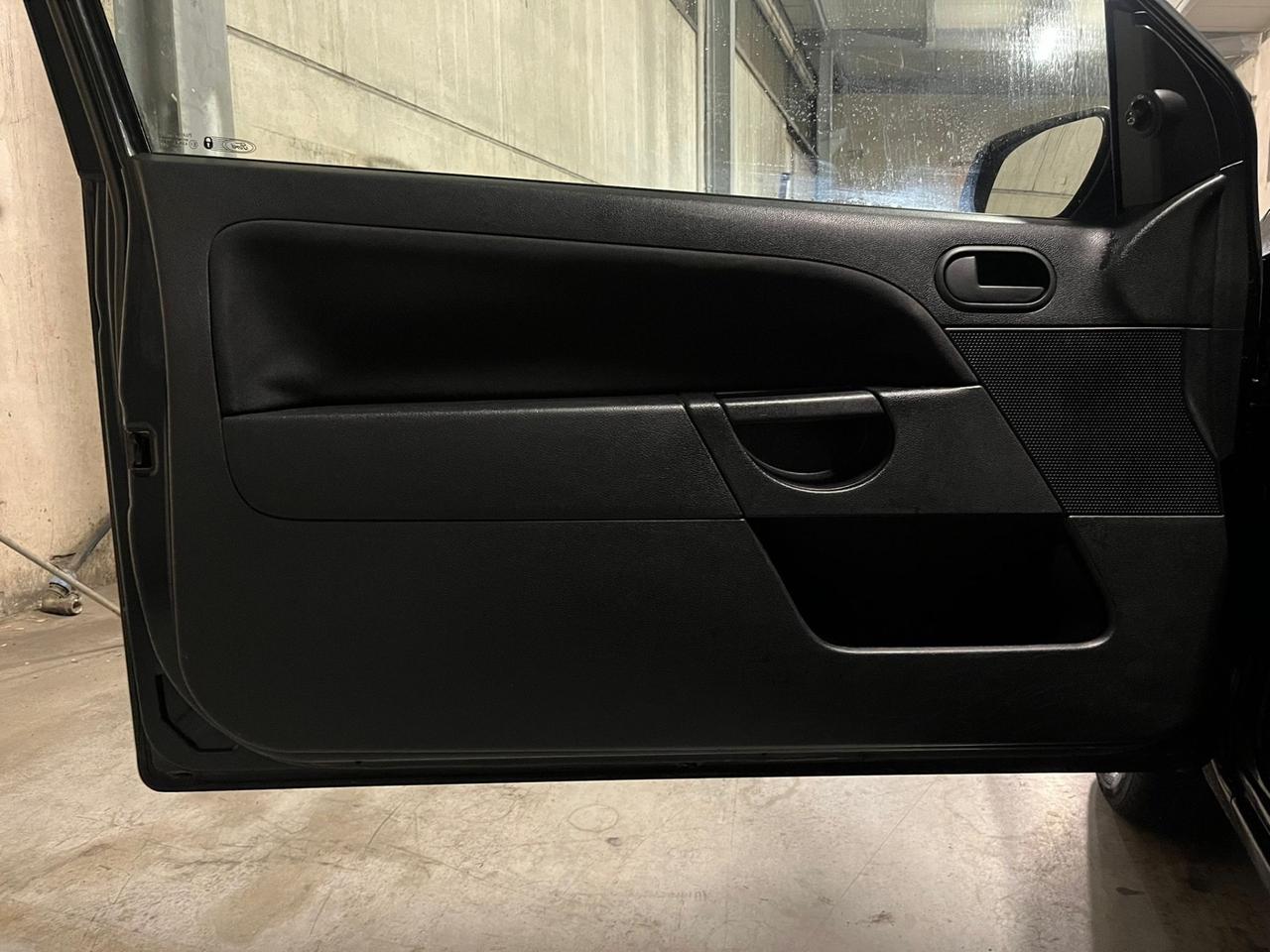 Ford Fiesta 1.4 TDCi 3p. Ghia 111000 km