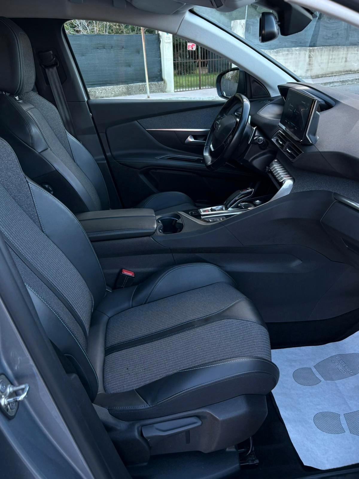 Peugeot 3008 HDi 130 S&S EAT8 Allure Black Friday