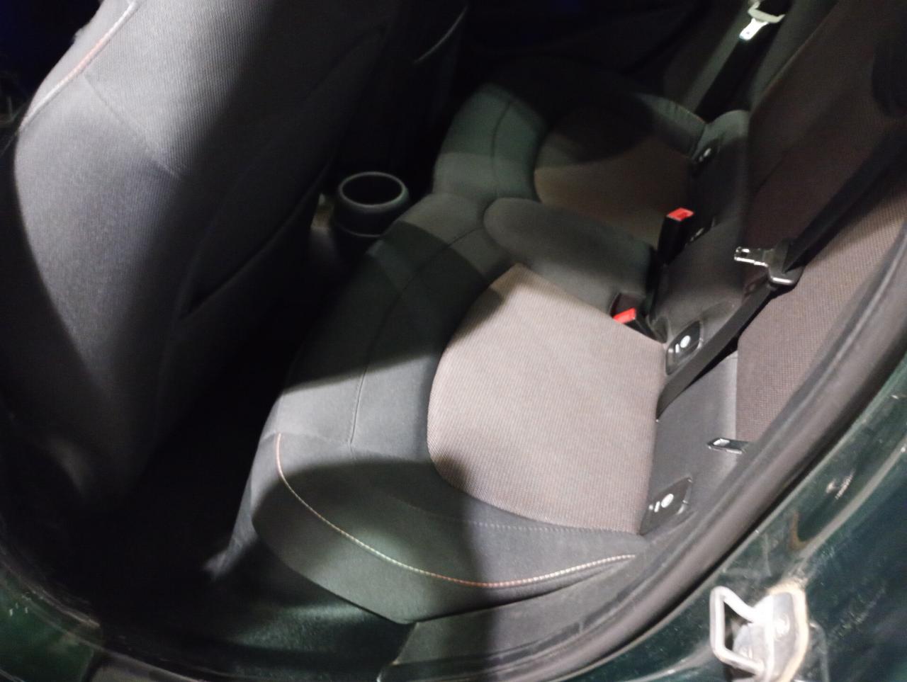 Mini Cooper D 1.5 5P