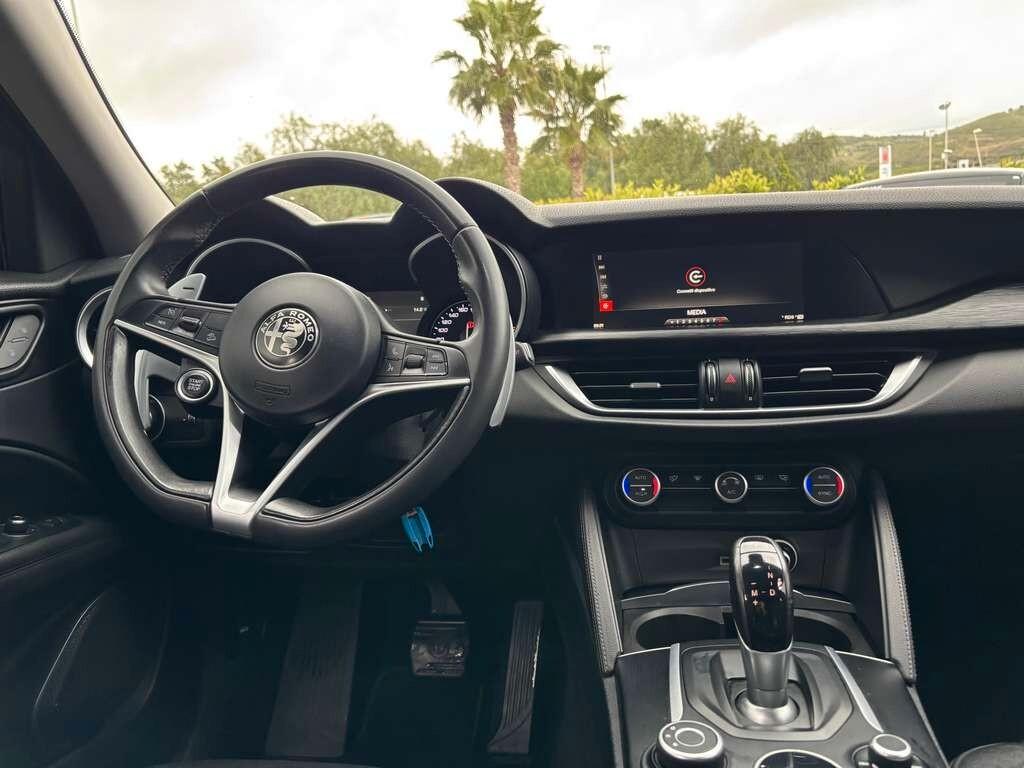 Alfa Romeo Stelvio 2.2 Turbodiesel 150 CV AT8 RWD Business 2018 / KM 149.000 Tua a solo 199 Euro al mese
