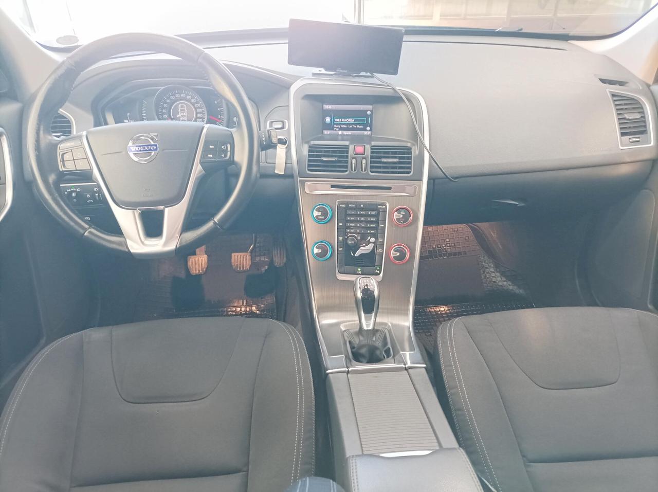 Volvo XC 60 CV 190 D4 Momentum 02/2016