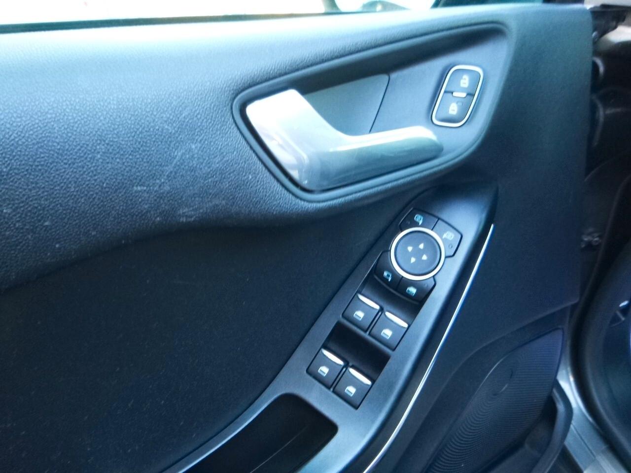 Ford Fiesta Active 1.0 Ecoboost Start&Stop NEOPATENTATO