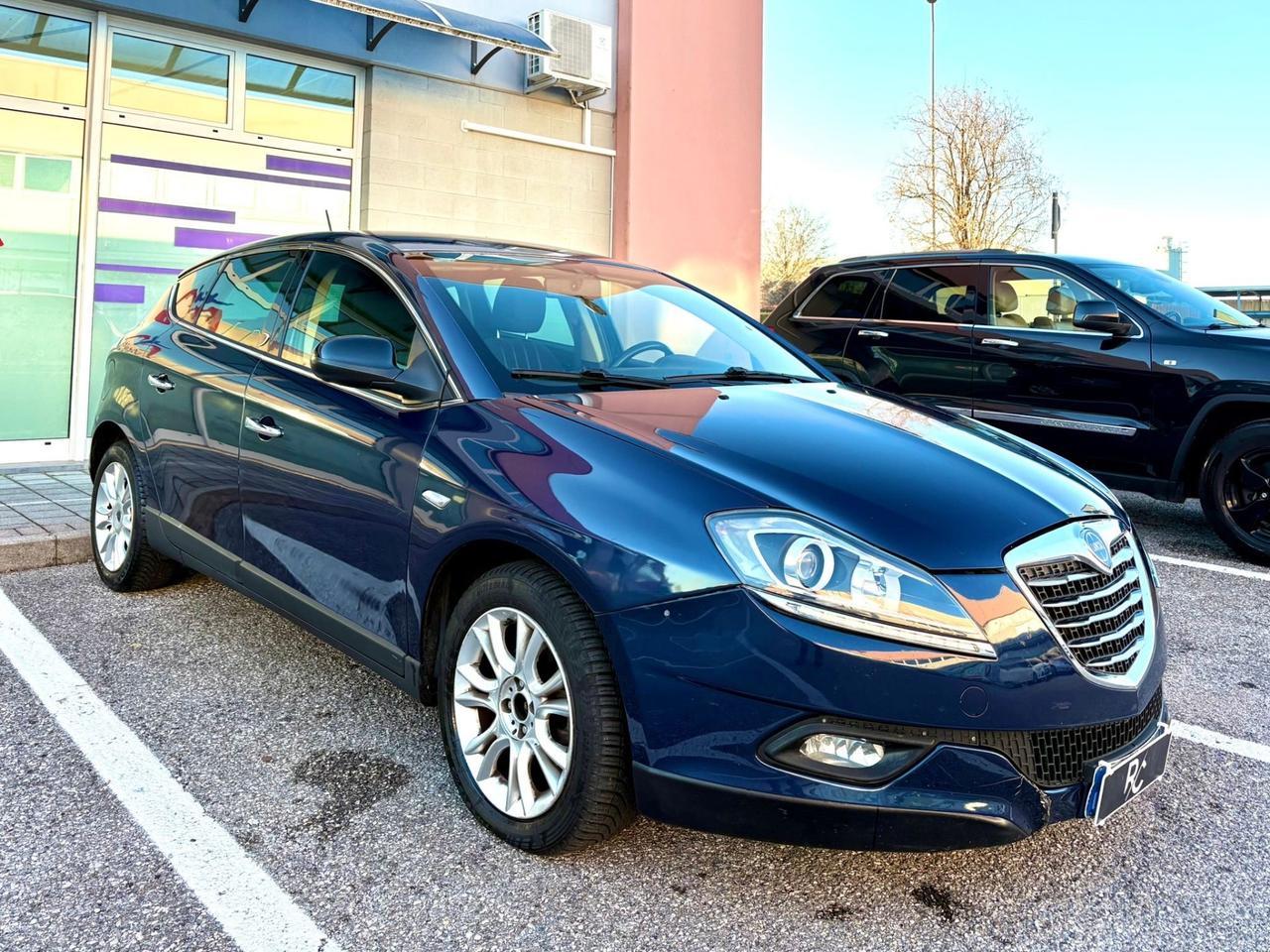 Lancia Delta 1.6 MJT DPF 105 CV Silver