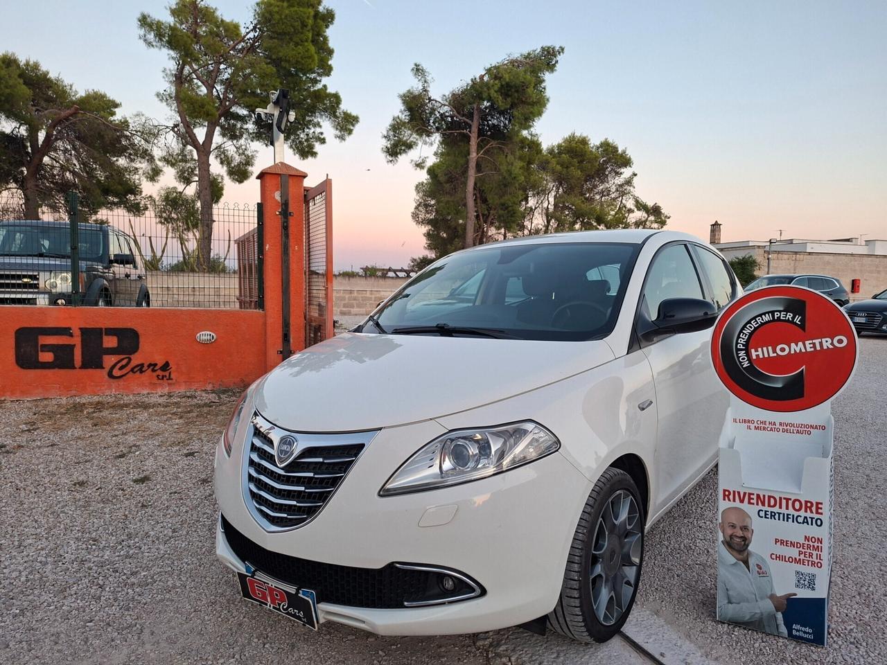Ypsilon 1.3 MJT 95 CV 5p Platinum *XENON-PELLE*